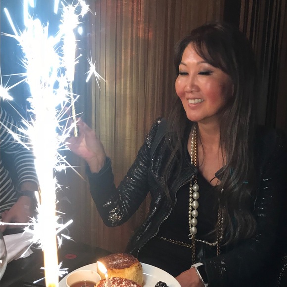 Meet Your Posher, Linda! - Picture 3 of 8